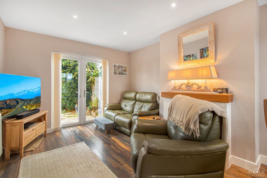 Property photo 3 of 17 4448505