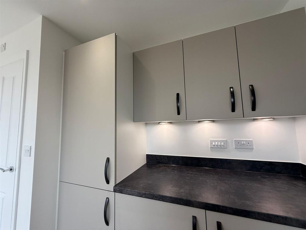 Property photo 3 of 12 0F14Dd80-4Db6-460c-A642-F05625330057.Jpg