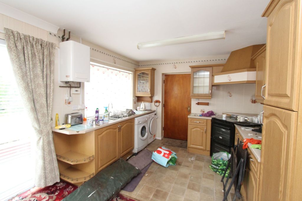 Property photo 3 of 5