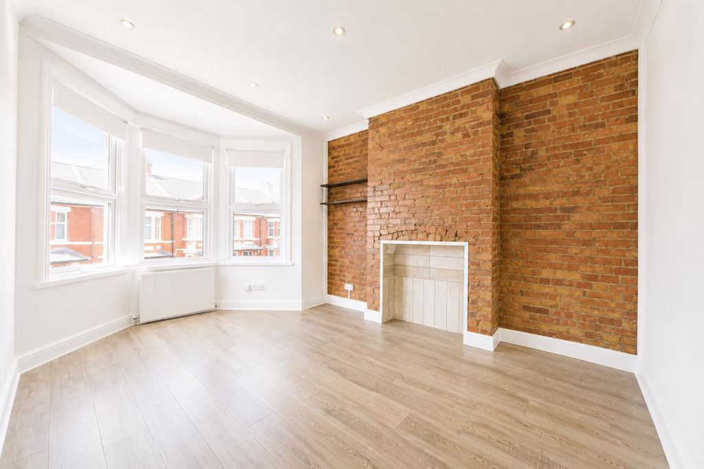 Property photo 1 of 10 3.Png