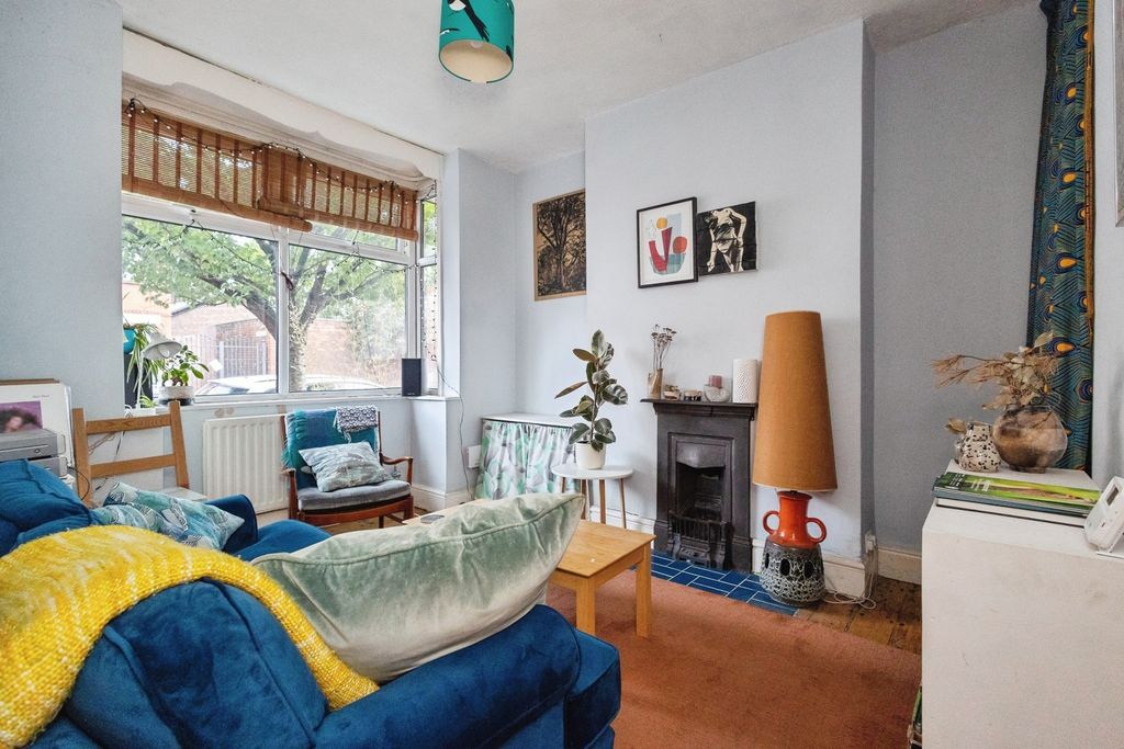 Property photo 3 of 23 Pbox-Img.Jpg