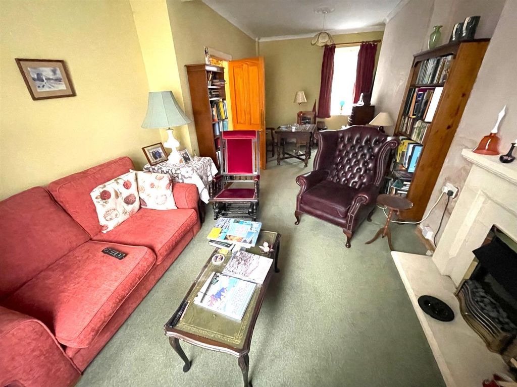Property photo 2 of 21