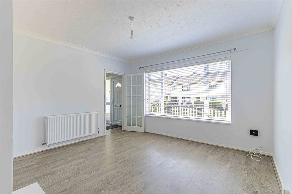 Property photo 2 of 17 Picture No. 28