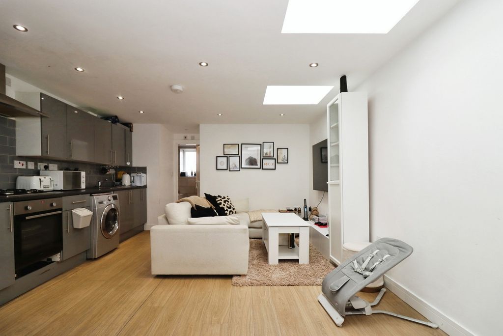 Property photo 1 of 13 Pbox-Img.Jpg