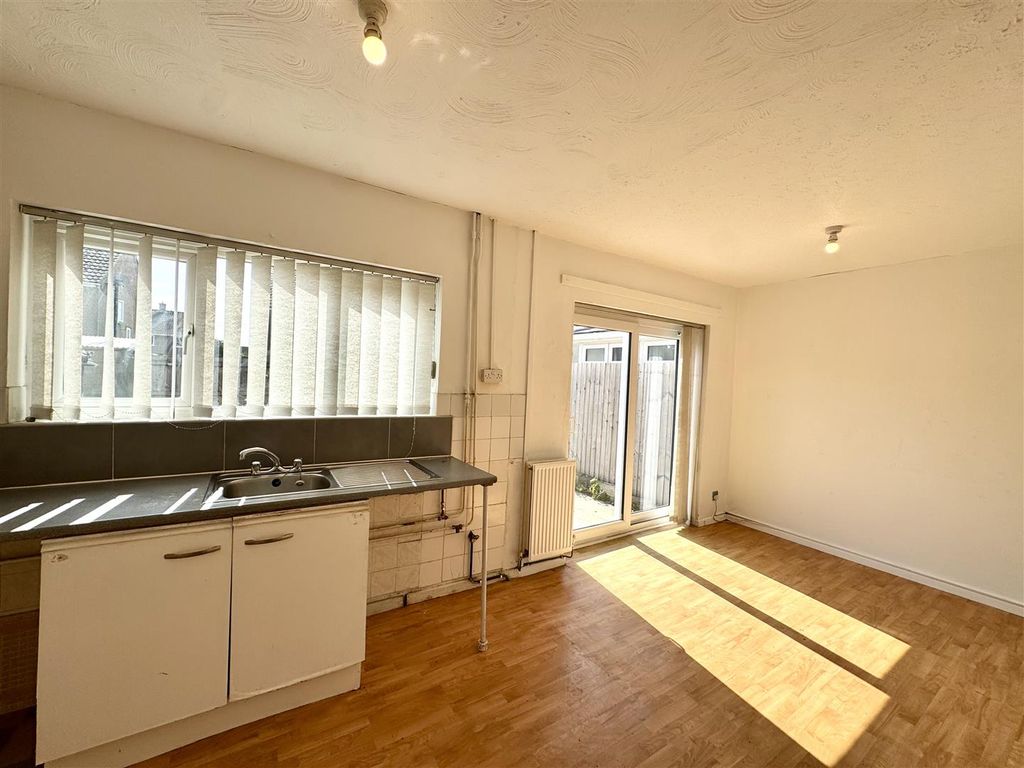 Property photo 3 of 13 Kitchen/Dining Room