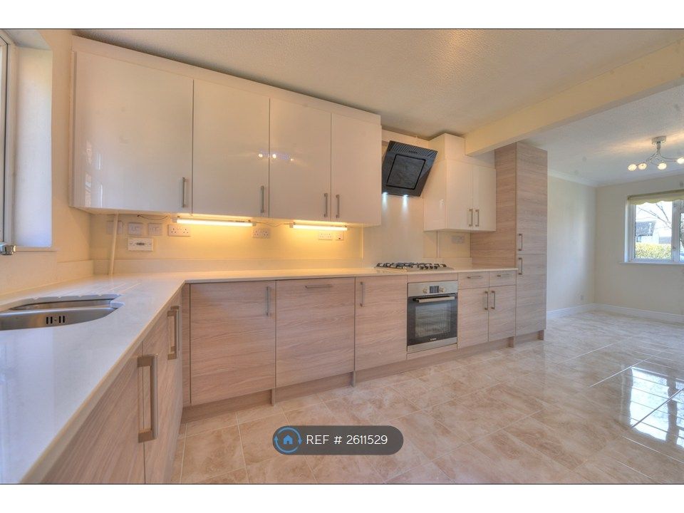 Property photo 3 of 19 Kitchen/Dining Room