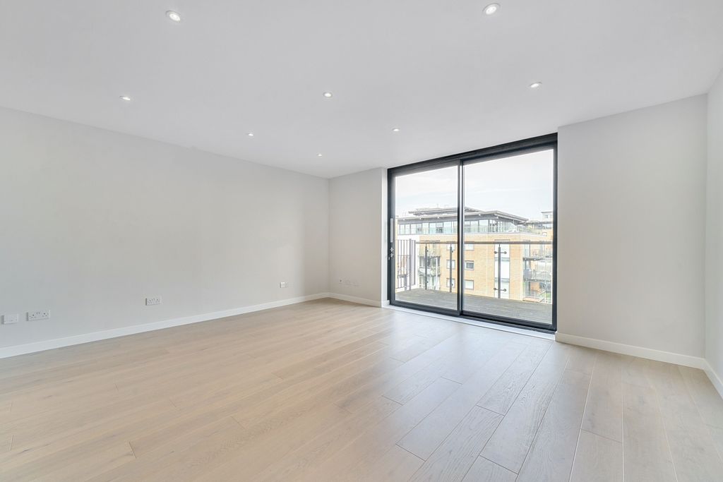 Property photo 2 of 18 1488950 (21)