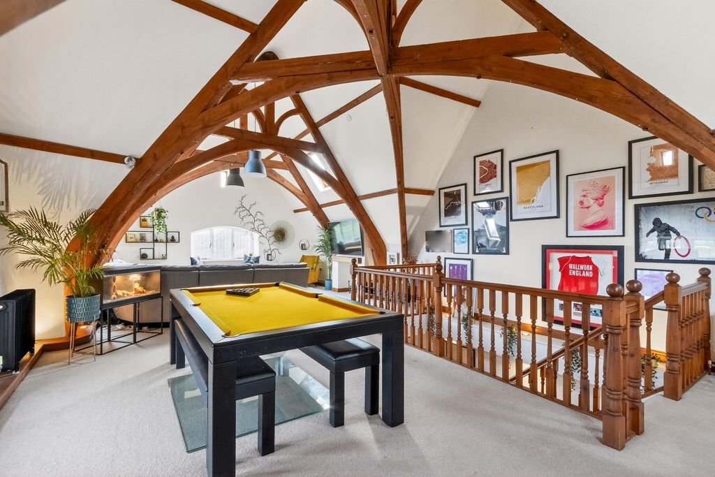 Property photo 3 of 19