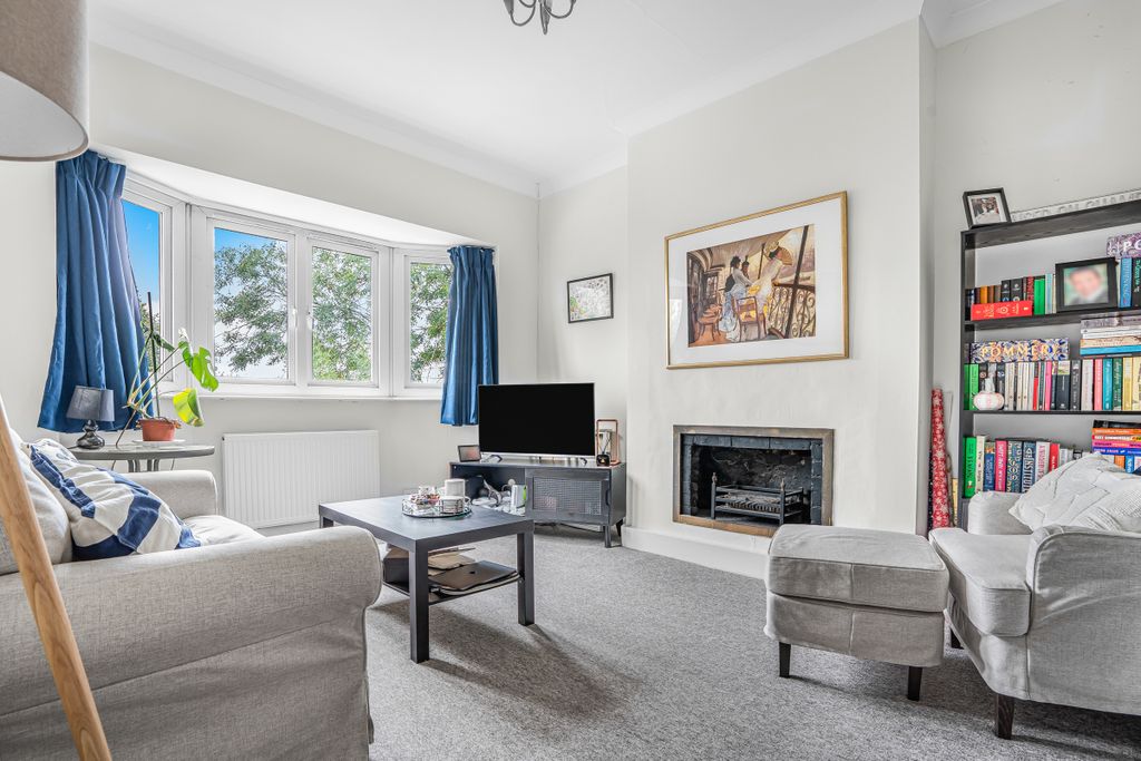 Property photo 2 of 7 Ealing Park Mansions (4)