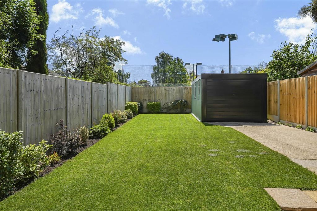 Property photo 2 of 16 Garden