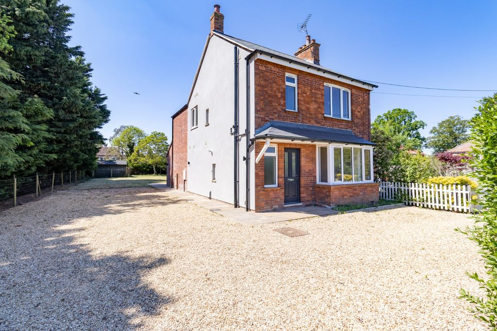 Property photo 1 of 33 4033214