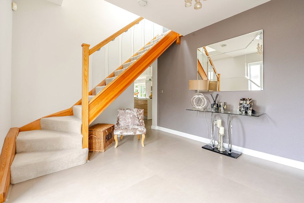 Property photo 3 of 46 Picture No. 13