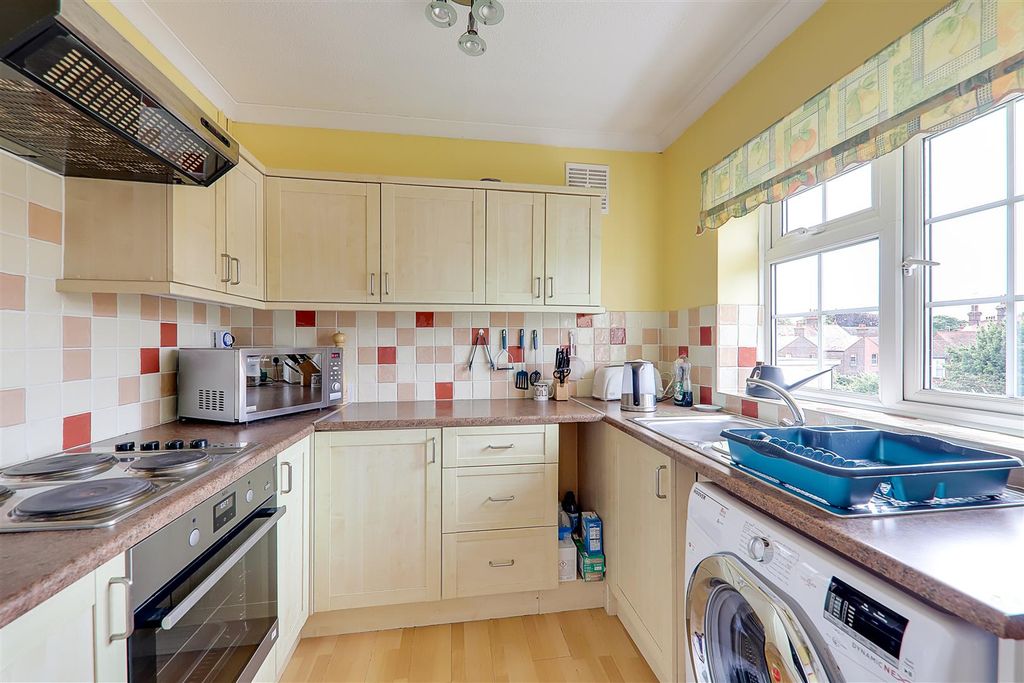 Property photo 3 of 8 Img_3765-Img_3767.Jpg