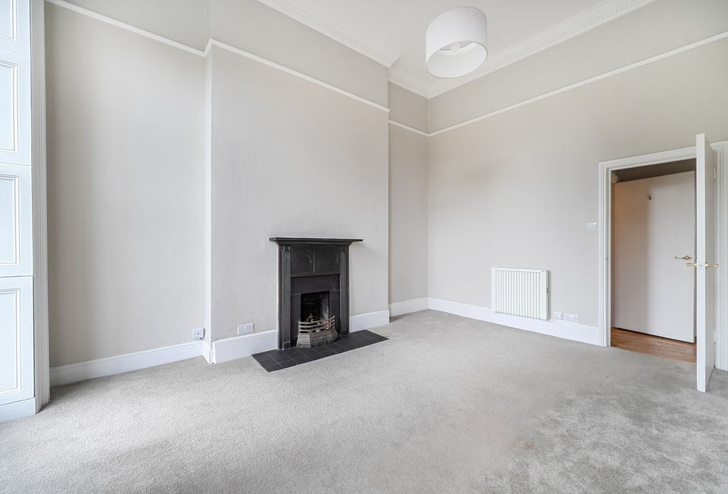 Property photo 3 of 10 1465404-15-6A0c30...