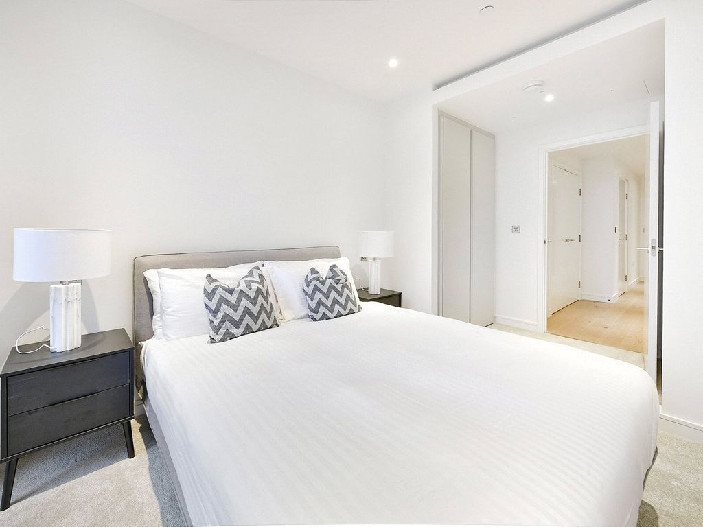 Property photo 3 of 14 Hampton Tower