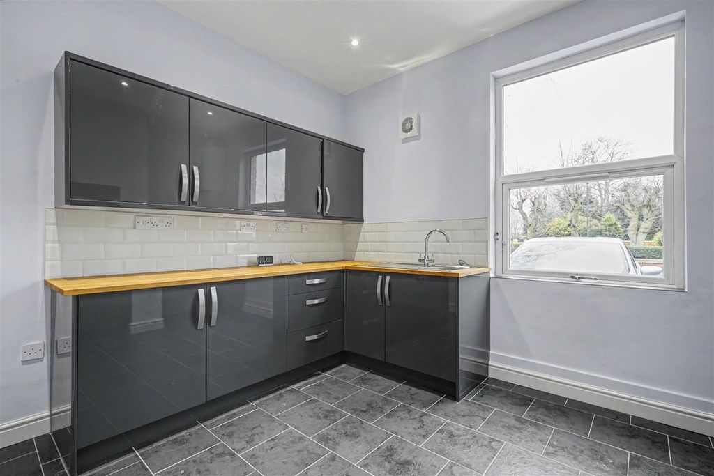 Property photo 3 of 11 Kitchen 1_2.Jpeg