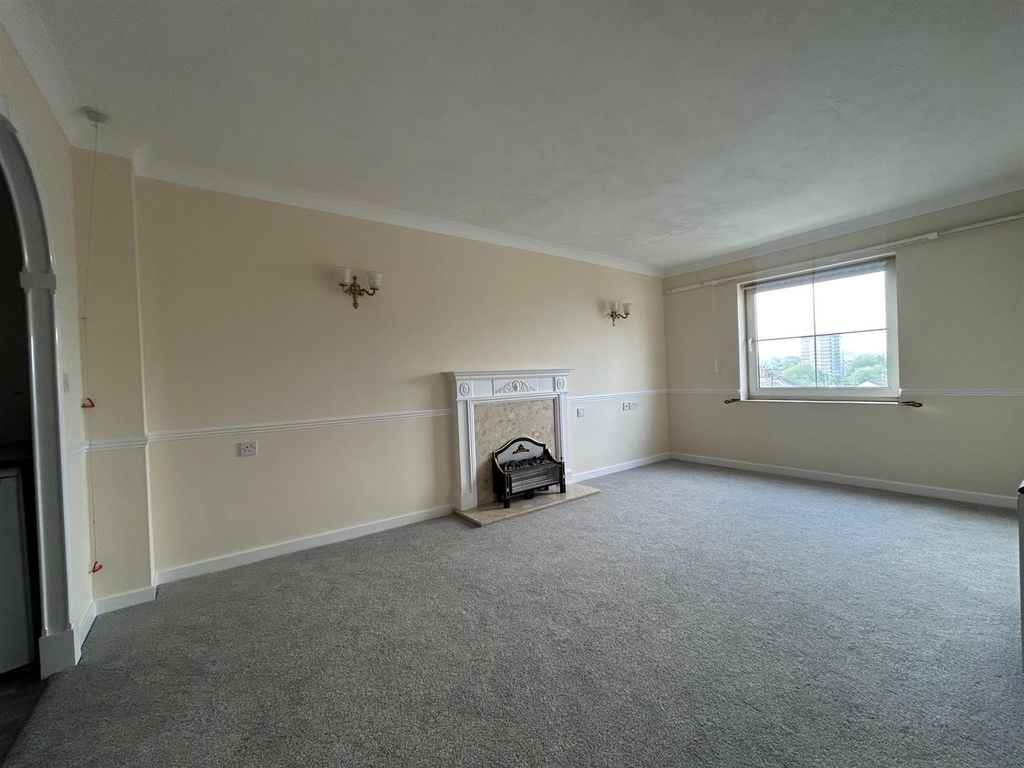 Property photo 2 of 10 Lounge..Jpg