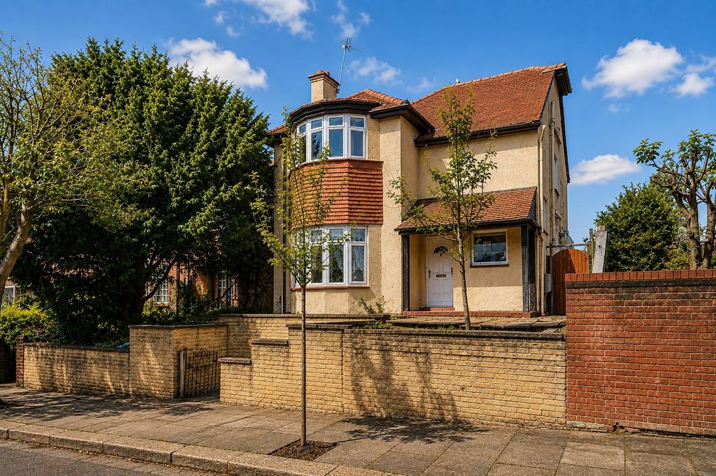 Property photo 1 of 8