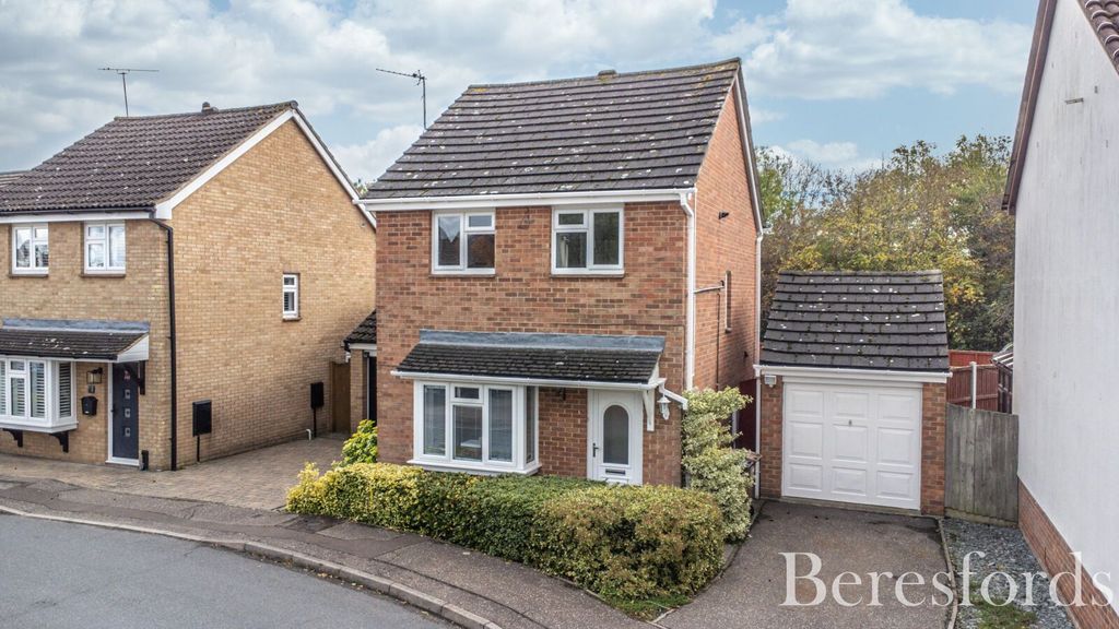 Property photo 1 of 14 Front