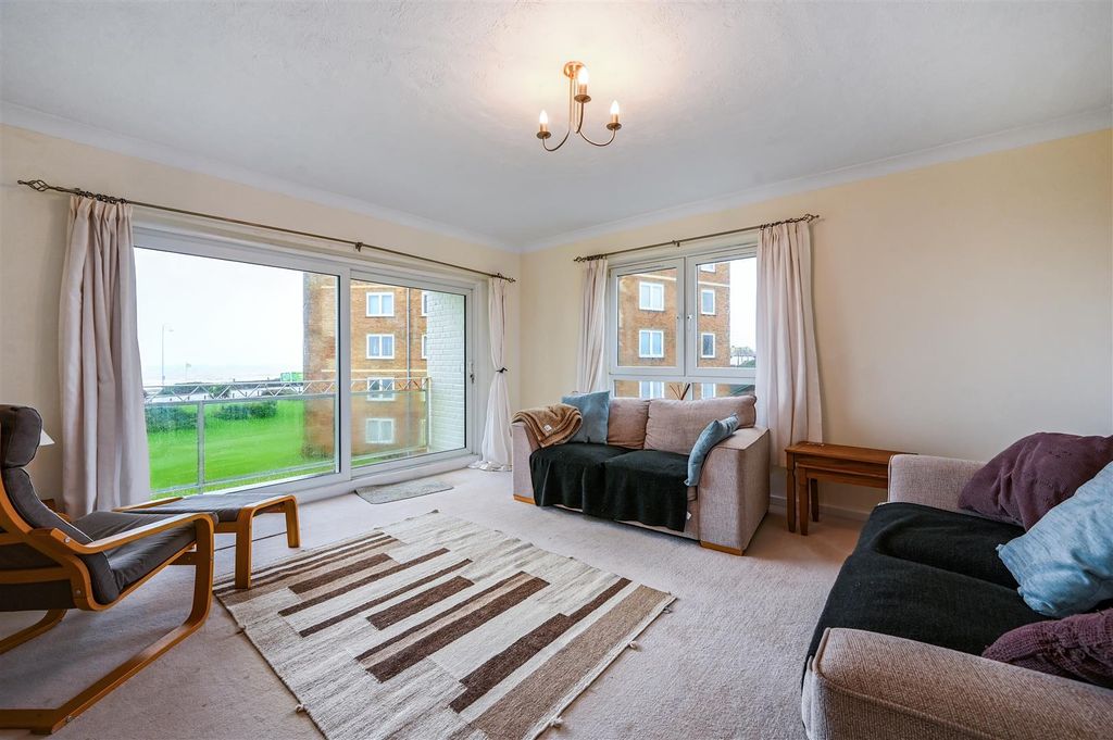 Property photo 3 of 12 10 St Kitts - Tn393Dr - Photos (1).Jpg