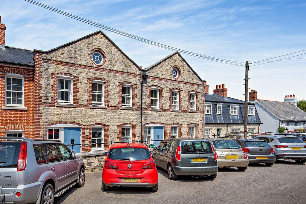 Property photo 1 of 23 Harbour Lights Court