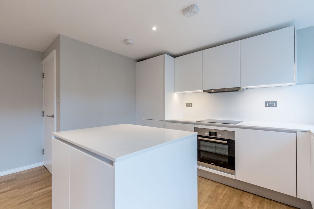 Property photo 3 of 12 Kitchen
