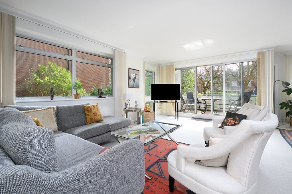 Property photo 3 of 18