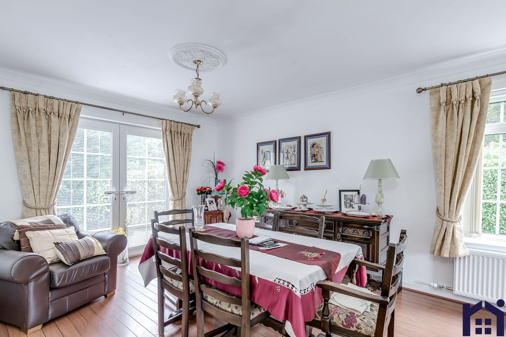Property photo 3 of 35 Dining Area