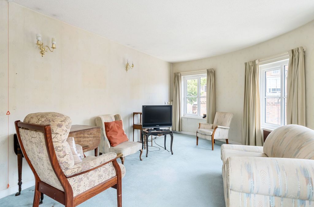 Property photo 2 of 18
