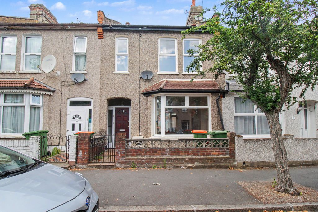 Property photo 1 of 21 25 Stevenage Road, East Ham, London E6 2Au
