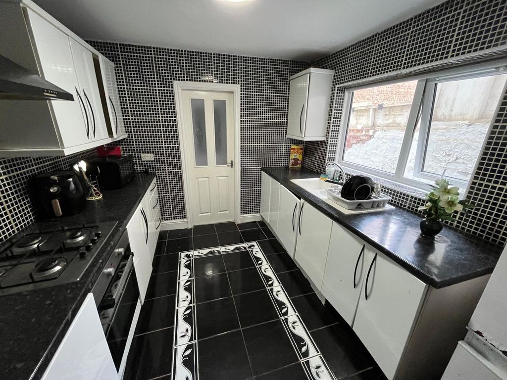 Property photo 2 of 8 Photo 3