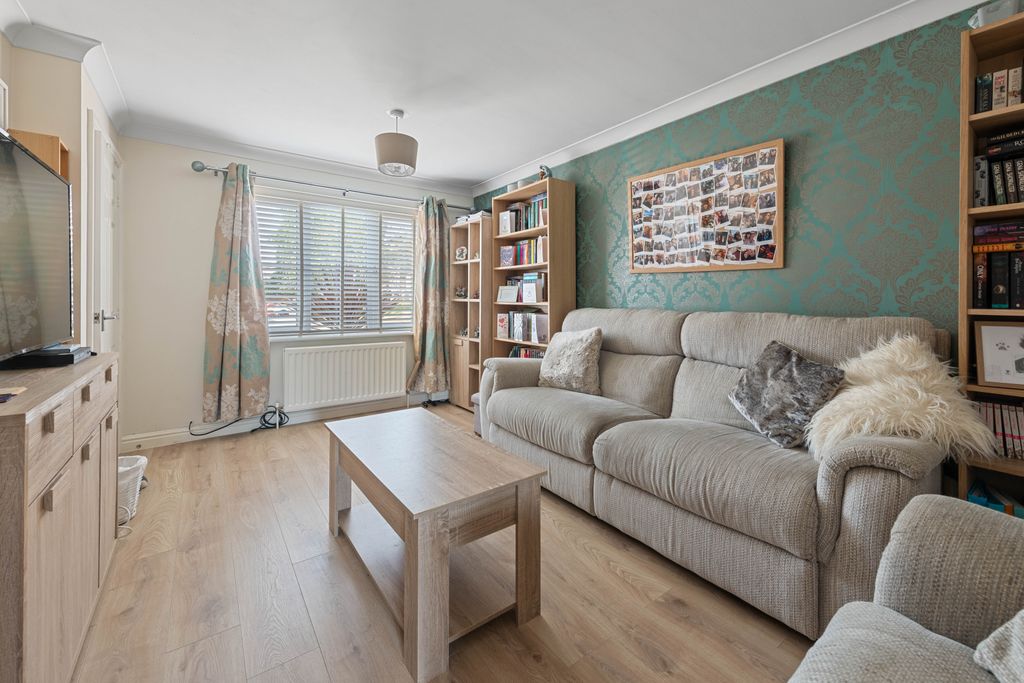 Property photo 2 of 19