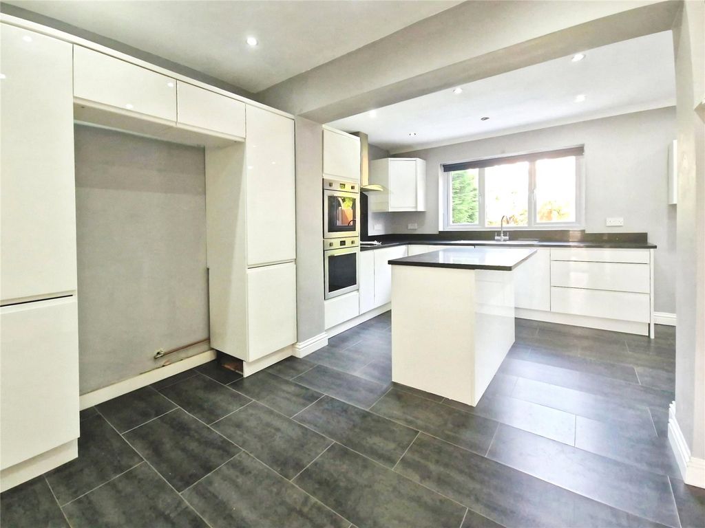 Property photo 3 of 22 Picture No. 53