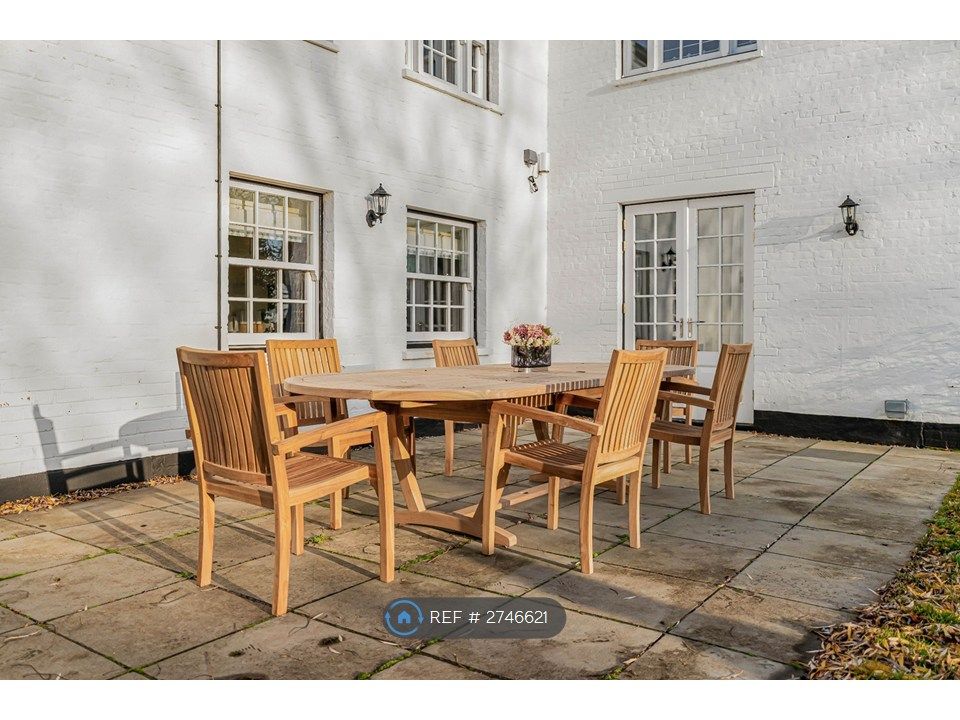 Property photo 2 of 23