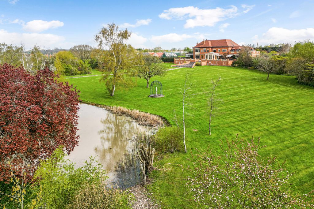 Property photo 1 of 21