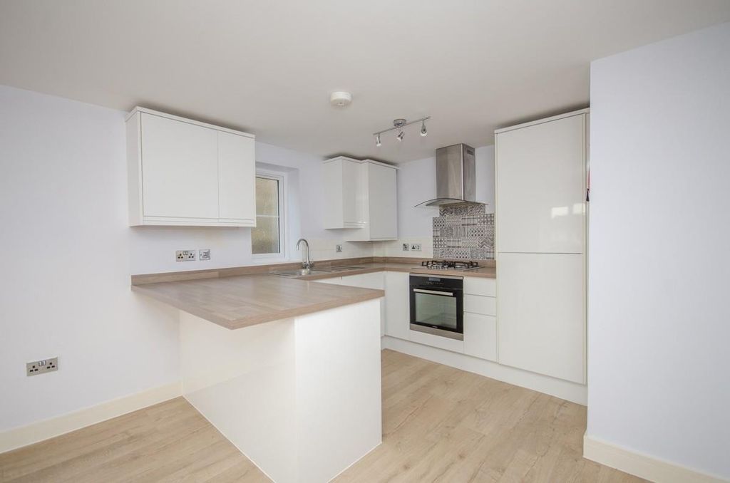 Property photo 3 of 12 Kitchen.Jpg