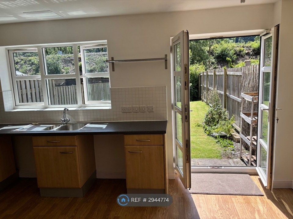Property photo 3 of 18 Kitchen To Garden