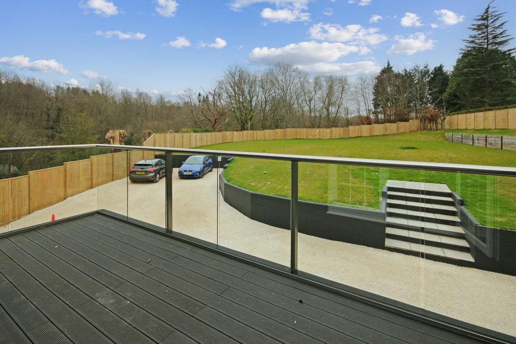 Additional image 19 of 5 bed detached house for saleTurners Hill Road, East Grinstead RH19