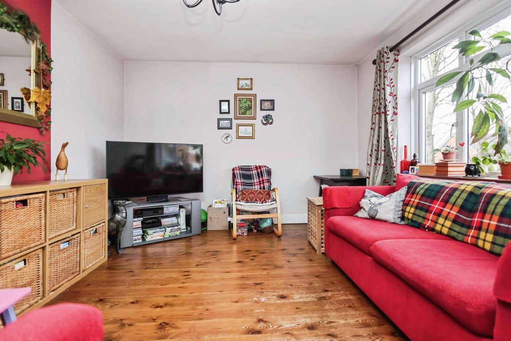 Property photo 2 of 17 Photo