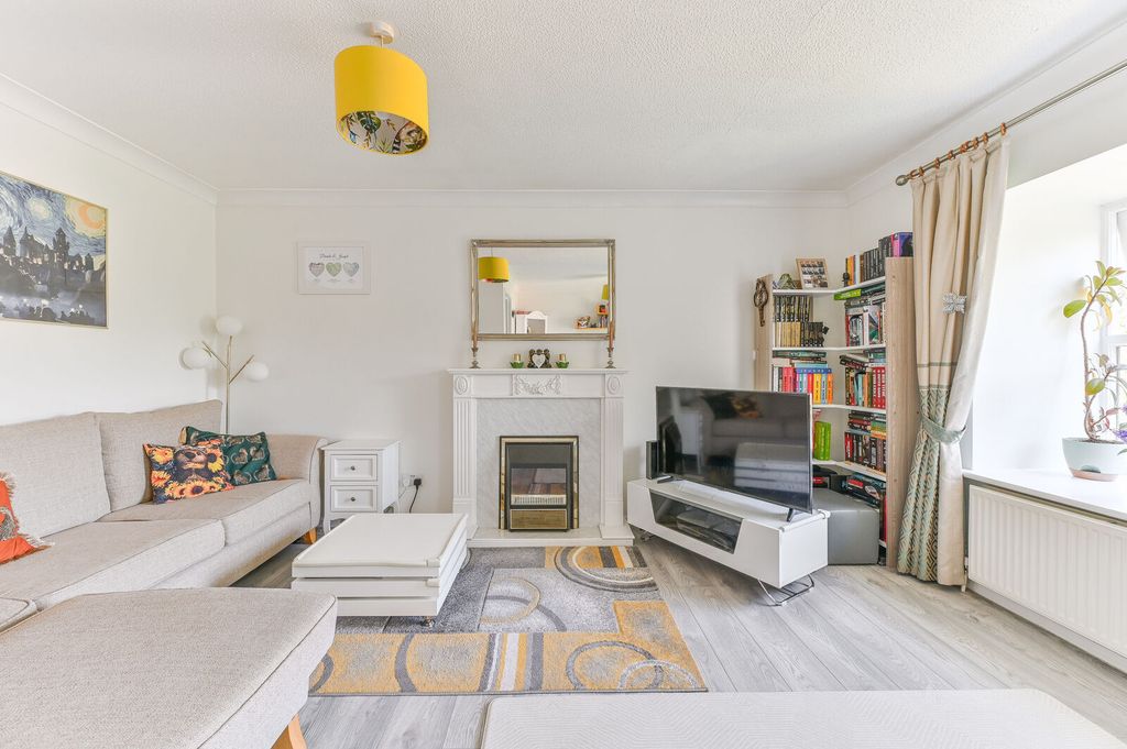 Property photo 2 of 14