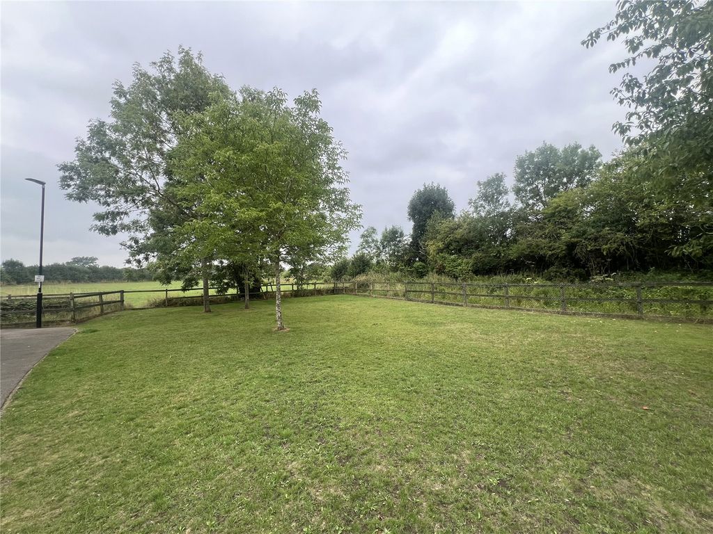 Property photo 3 of 19 Picture No. 21