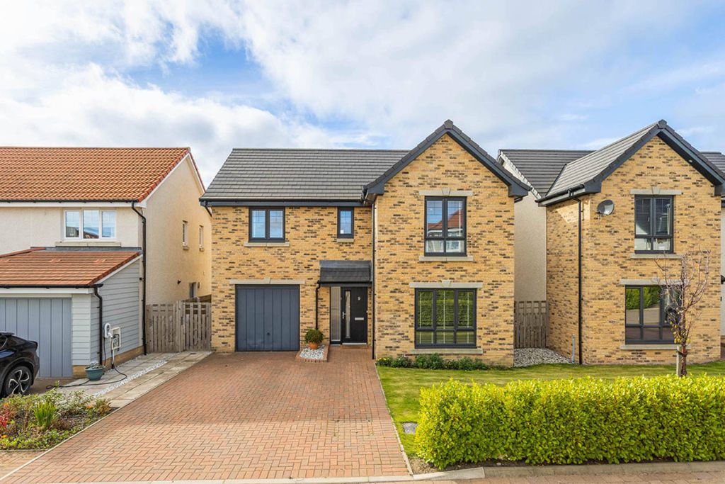 Property photo 1 of 30