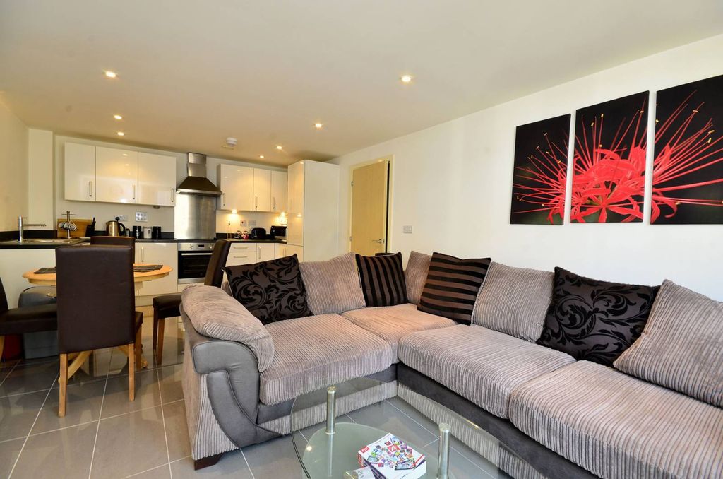 Property photo 2 of 6