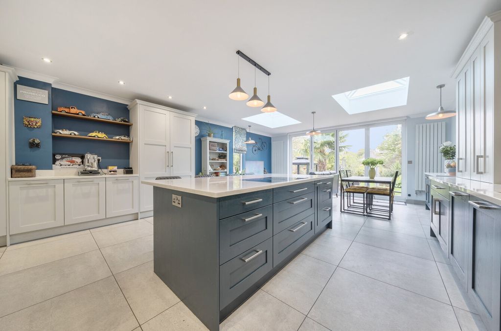 Property photo 3 of 29 1363340-20-68E955...