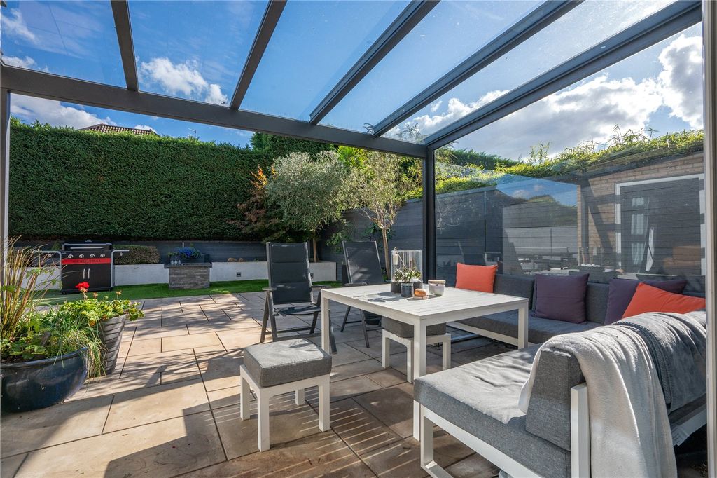 Property photo 3 of 20 Garden