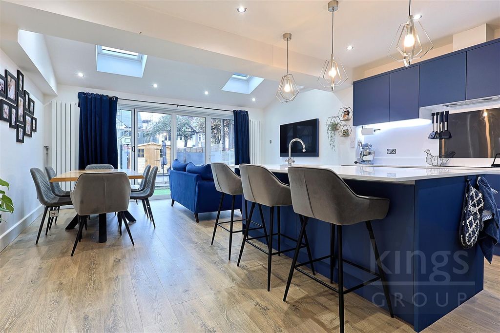 Property photo 1 of 30