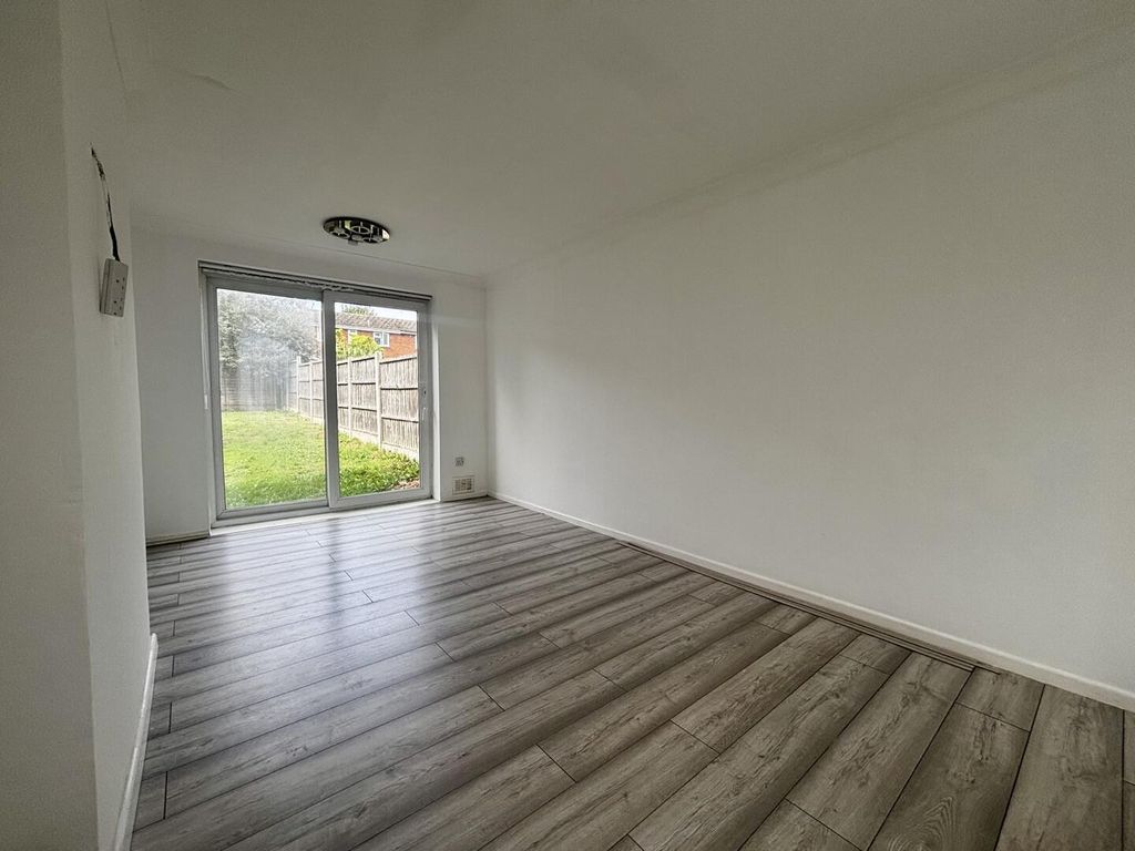 Property photo 2 of 12 Living Room