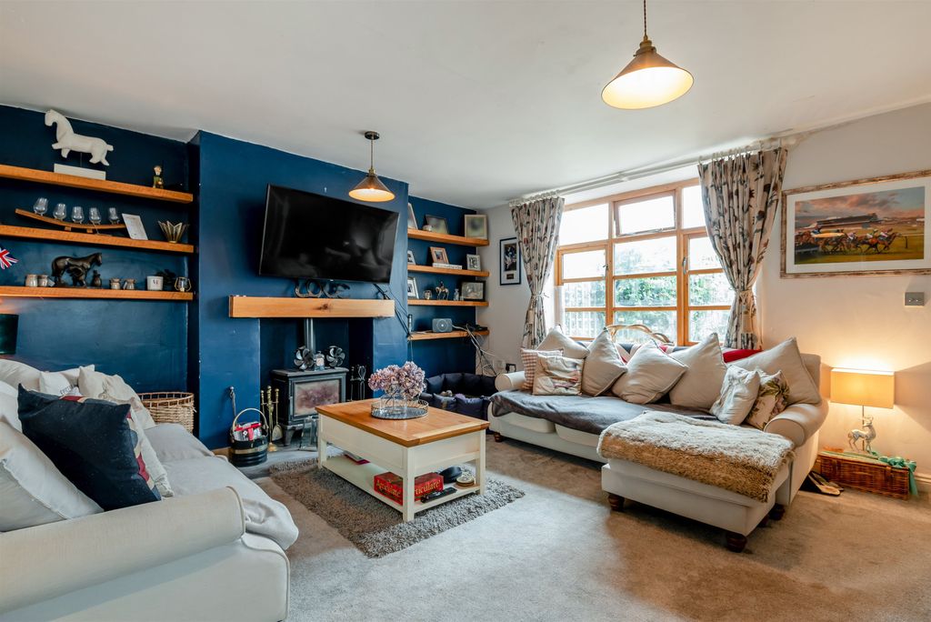 Property photo 3 of 40