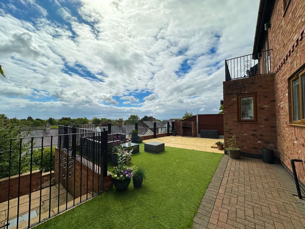 Property photo 3 of 35