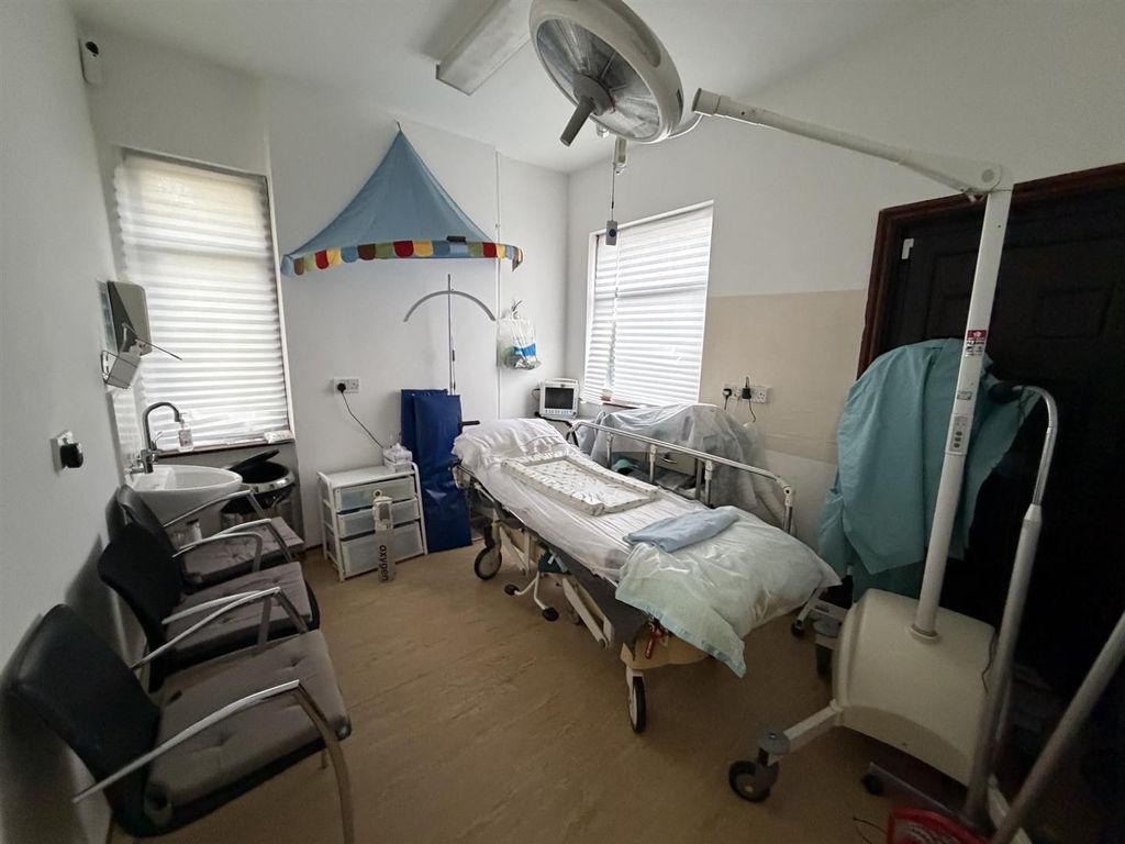 Property photo 3 of 11